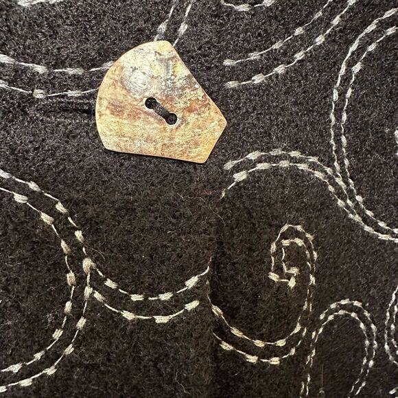 Icelandic Design wool black swirl button down sweater/jacket - Picture 2 of 9